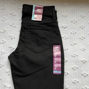 Old Navy Skinny Jeans Size 0 New, never worn, Black